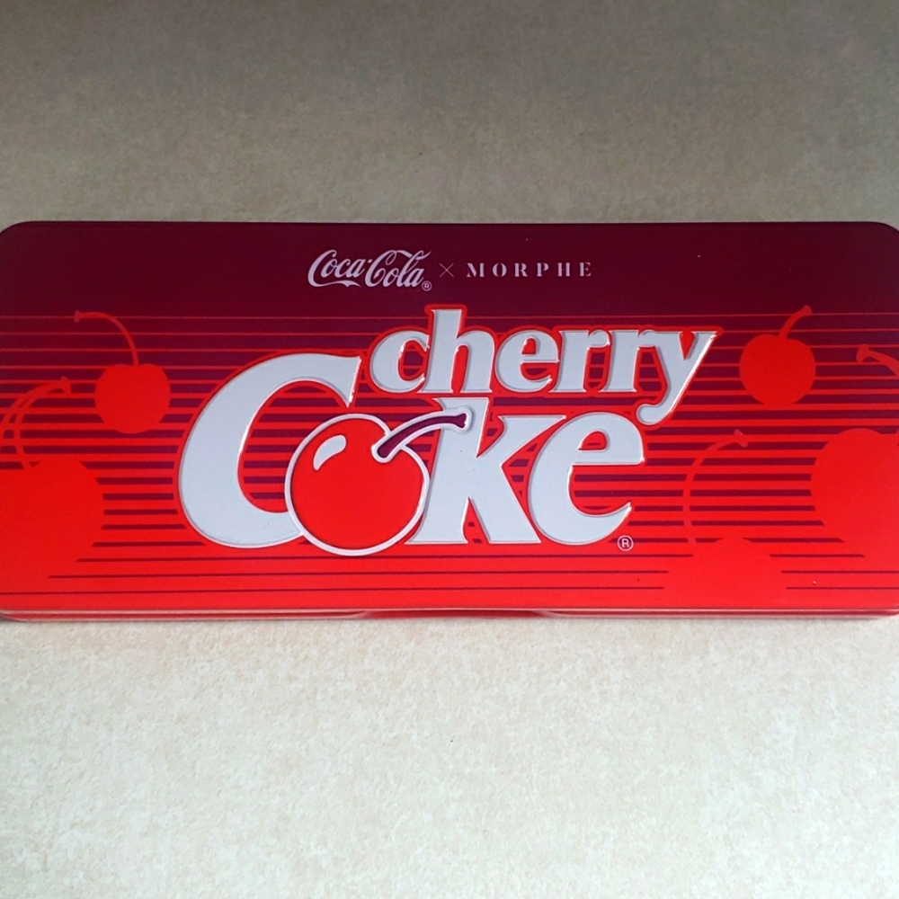 Morphe Cherry Coke palette